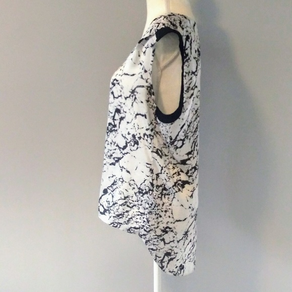 3 for $15 Vince Camuto  Sleeveless top - Picture 3 of 7